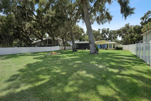 35040 SHADY OAKS LANE, Fruitland Park, FL 34731