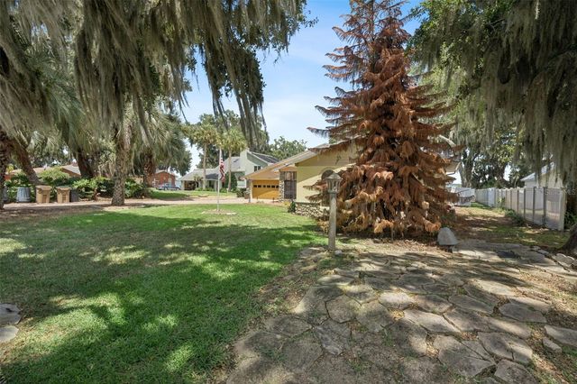 35040 SHADY OAKS LANE, Fruitland Park, FL 34731