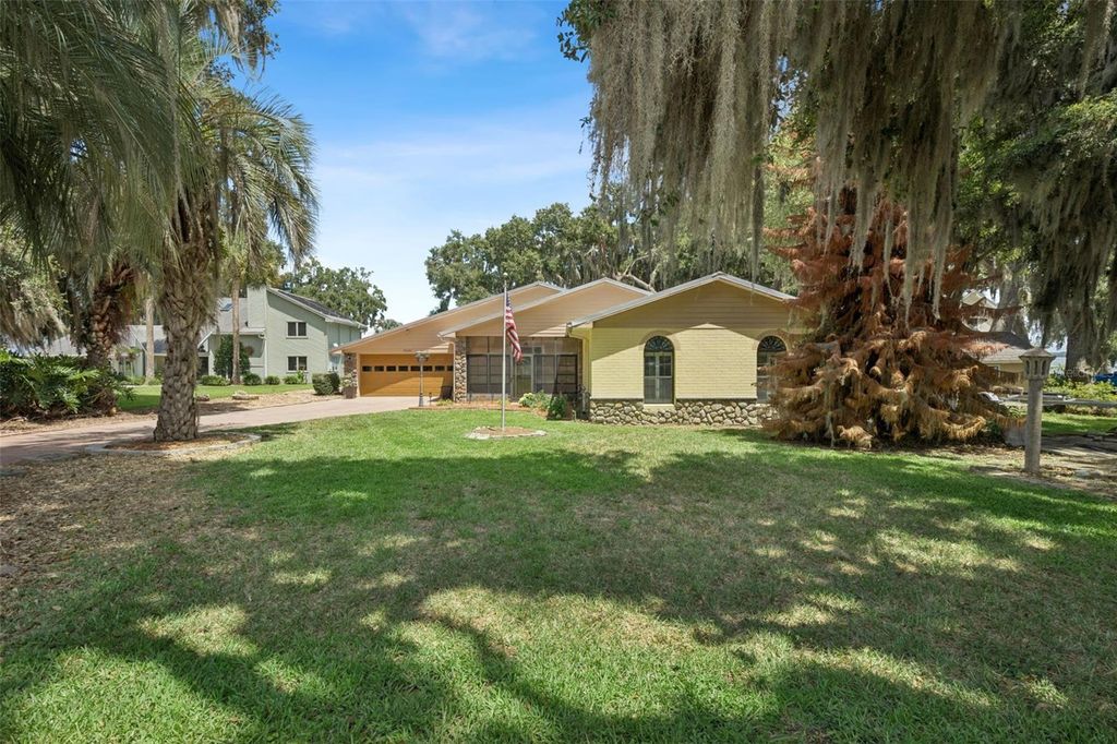 35040 SHADY OAKS LANE, Fruitland Park, FL 34731