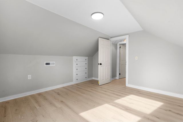 16 Greenway Place, Meriden, CT 06451