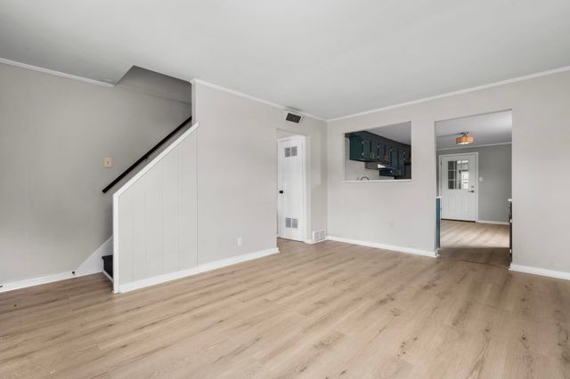 16 Greenway Place, Meriden, CT 06451