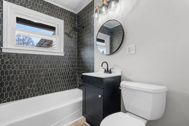 16 Greenway Place, Meriden, CT 06451