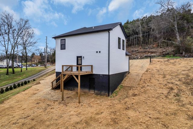 132 Gordon Dr, Gordonsville, TN 38563