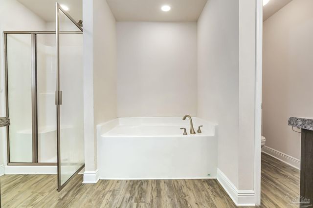 155 Siskin Ln, Pensacola, FL 32503