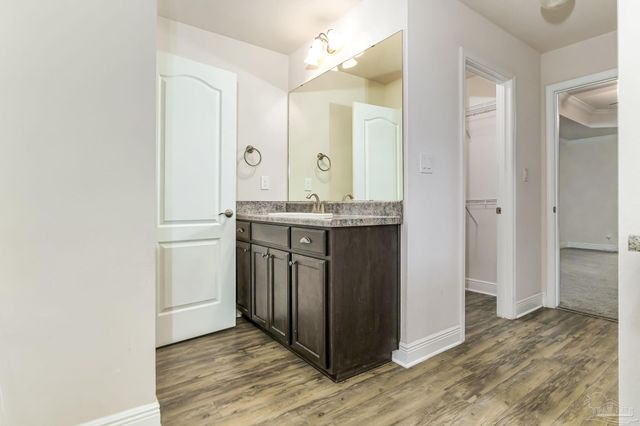 155 Siskin Ln, Pensacola, FL 32503