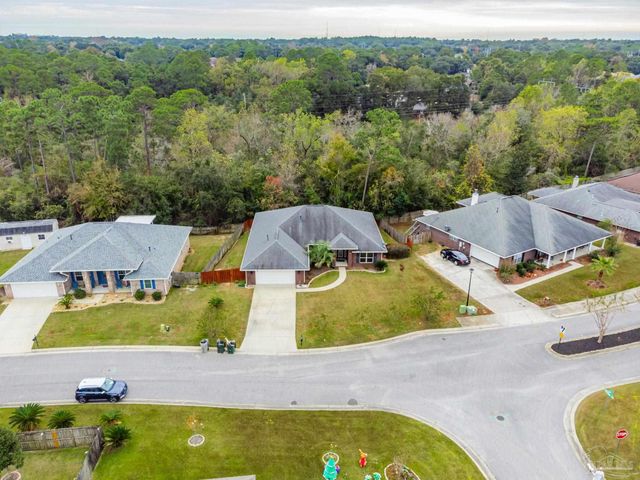 155 Siskin Ln, Pensacola, FL 32503