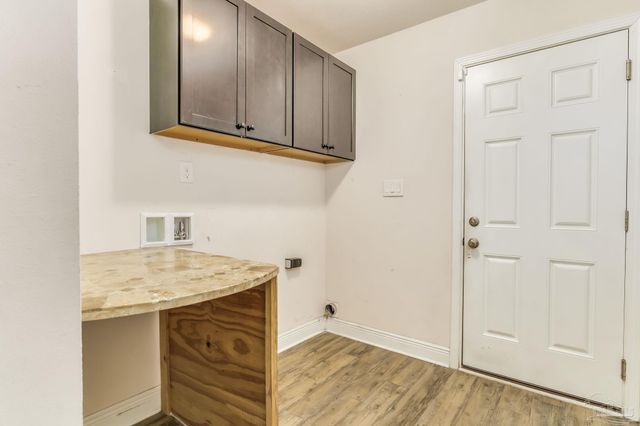 155 Siskin Ln, Pensacola, FL 32503