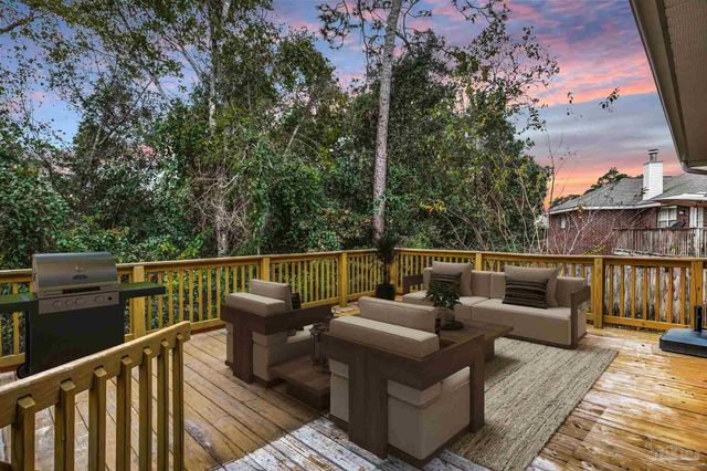 155 Siskin Ln, Pensacola, FL 32503