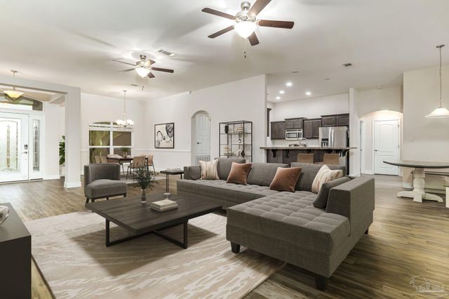 155 Siskin Ln, Pensacola, FL 32503