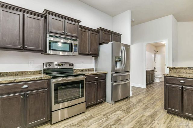 155 Siskin Ln, Pensacola, FL 32503