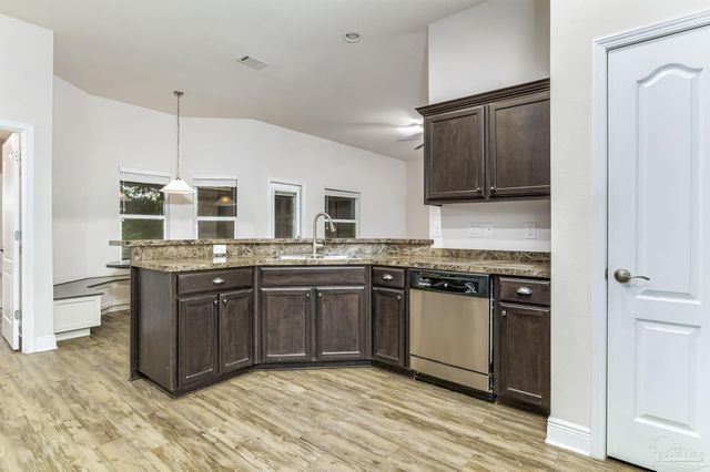 155 Siskin Ln, Pensacola, FL 32503