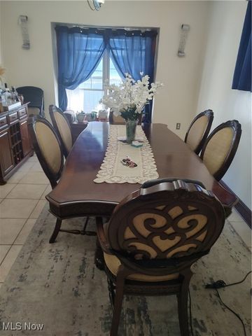 3817 Carlyle Avenue, Cleveland, OH 44109