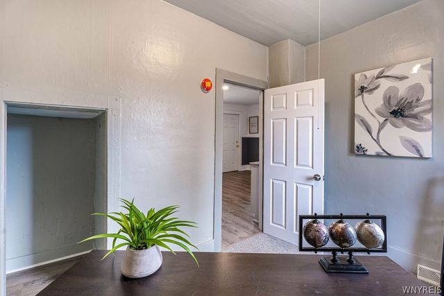 8 Keppel Street, Buffalo, NY 14210