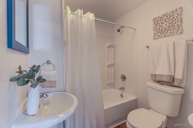 8 Keppel Street, Buffalo, NY 14210