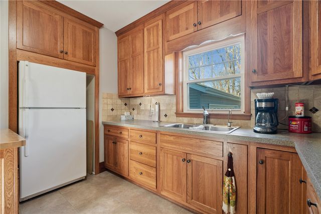 1635 31st St SE, Cedar Rapids, IA 52403