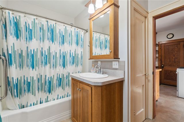 1635 31st St SE, Cedar Rapids, IA 52403