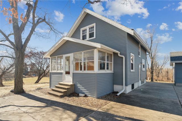 1635 31st St SE, Cedar Rapids, IA 52403