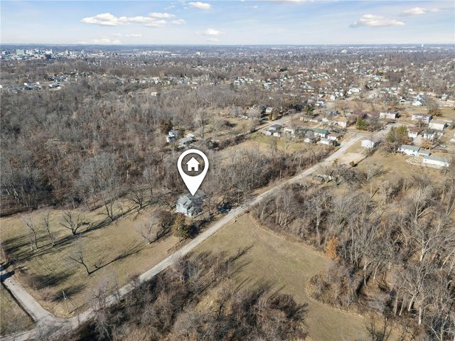 1635 31st St SE, Cedar Rapids, IA 52403