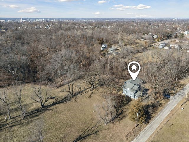 1635 31st St SE, Cedar Rapids, IA 52403