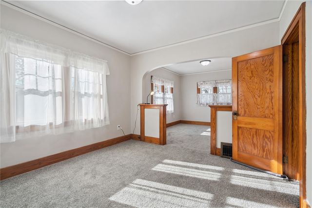 1635 31st St SE, Cedar Rapids, IA 52403