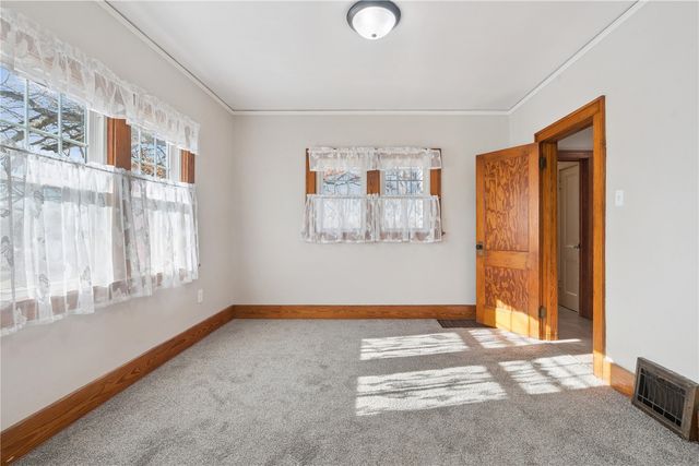 1635 31st St SE, Cedar Rapids, IA 52403