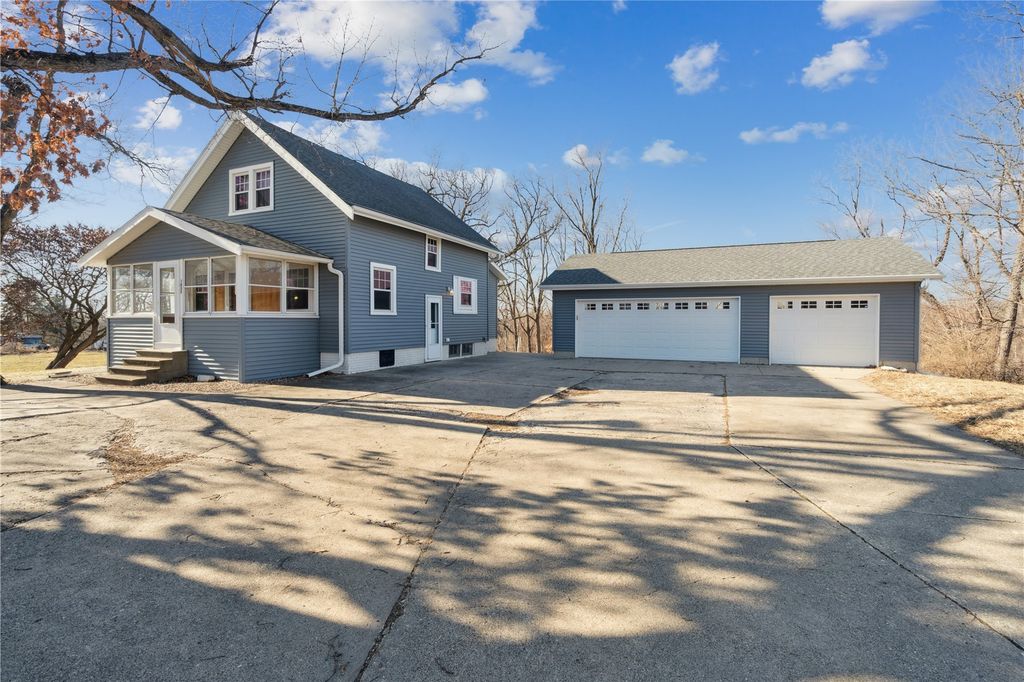 1635 31st St SE, Cedar Rapids, IA 52403