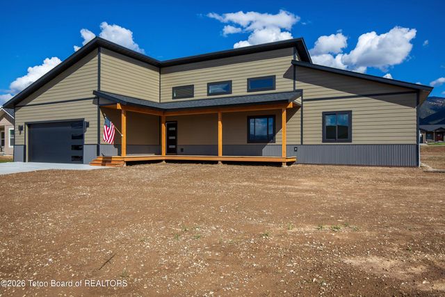 600 LITTLE GREYS Loop, Etna, WY 83118 property photo
