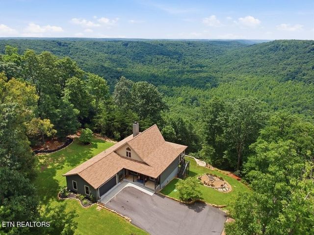 583 Cliff Park Rd, Monterey, TN 38574