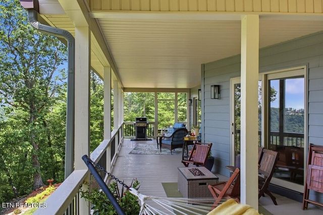 583 Cliff Park Rd, Monterey, TN 38574