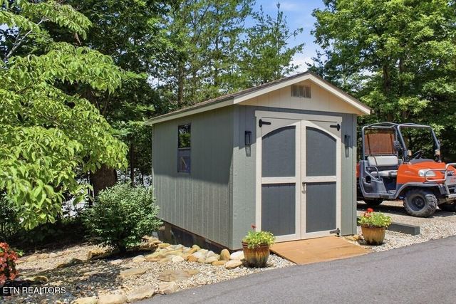 583 Cliff Park Rd, Monterey, TN 38574