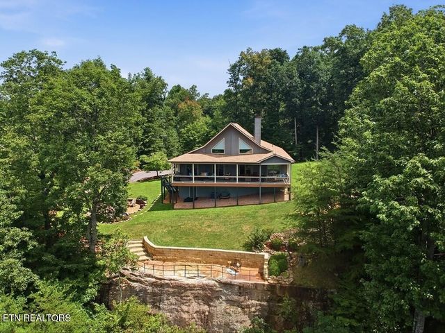 583 Cliff Park Rd, Monterey, TN 38574