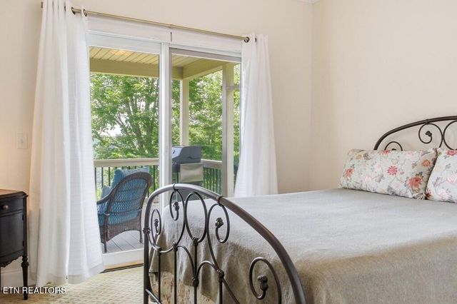 583 Cliff Park Rd, Monterey, TN 38574