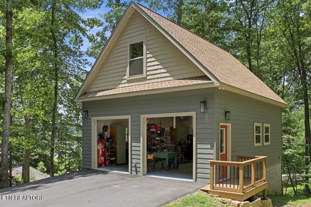 583 Cliff Park Rd, Monterey, TN 38574