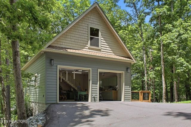 583 Cliff Park Rd, Monterey, TN 38574