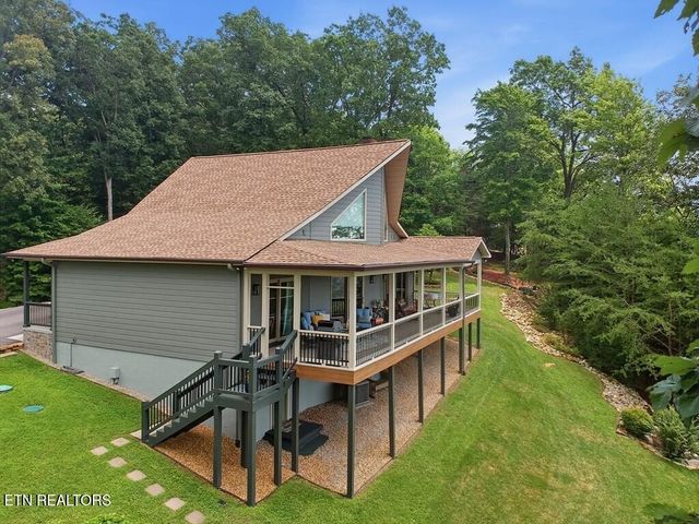 583 Cliff Park Rd, Monterey, TN 38574