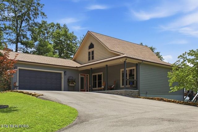 583 Cliff Park Rd, Monterey, TN 38574
