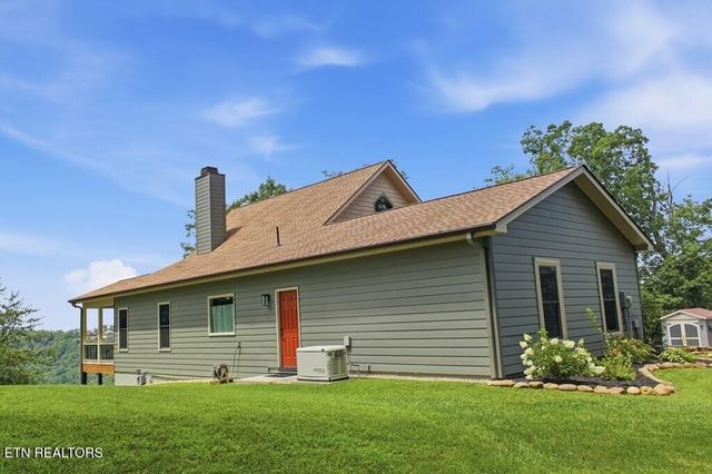583 Cliff Park Rd, Monterey, TN 38574