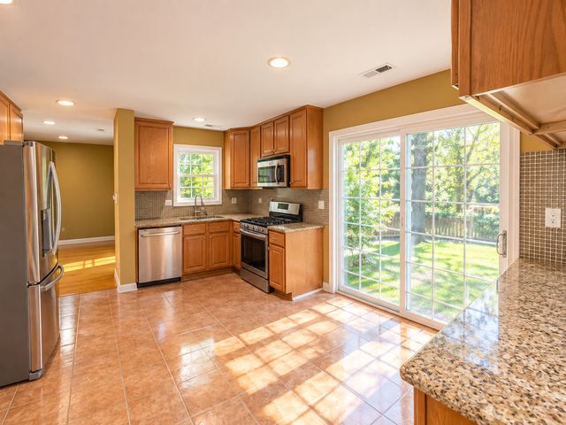 378 Thorncliffe Heights, Glendale Heights, IL 60139