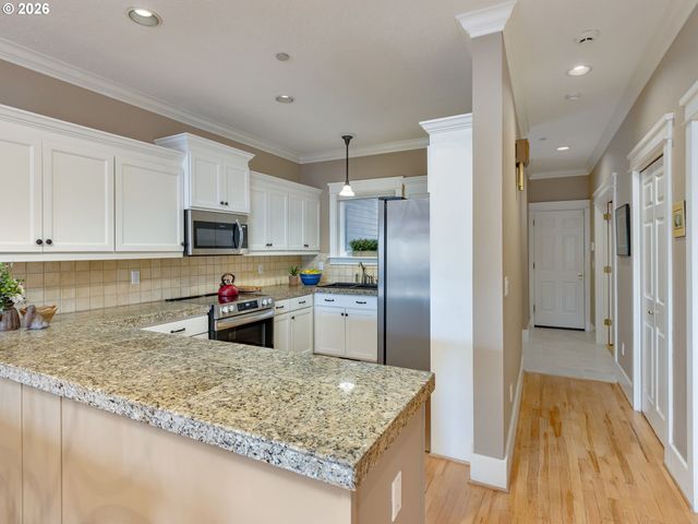 210 Ne 5TH St, Gresham, OR 97030