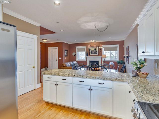 210 Ne 5TH St, Gresham, OR 97030