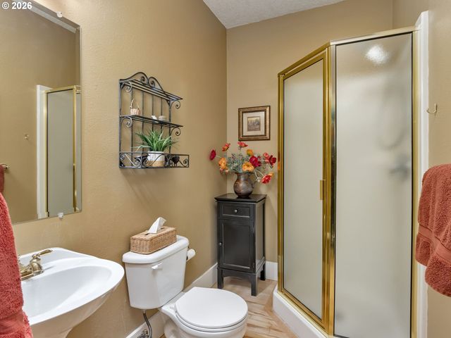 210 Ne 5TH St, Gresham, OR 97030