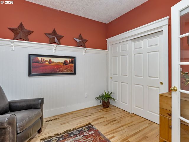 210 Ne 5TH St, Gresham, OR 97030