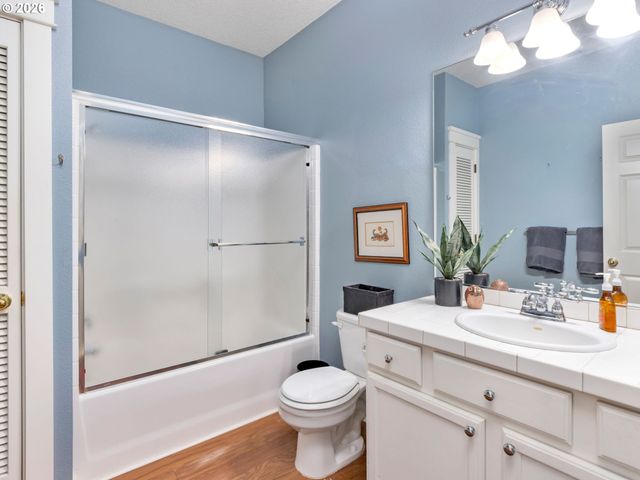 210 Ne 5TH St, Gresham, OR 97030