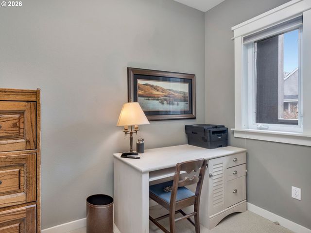 210 Ne 5TH St, Gresham, OR 97030