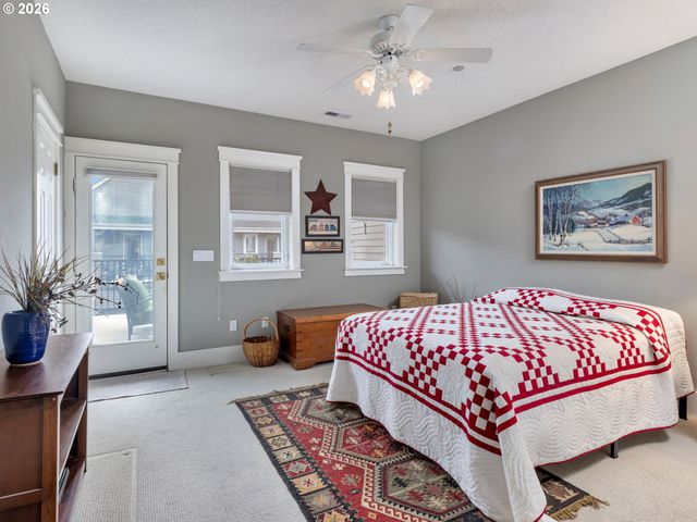 210 Ne 5TH St, Gresham, OR 97030