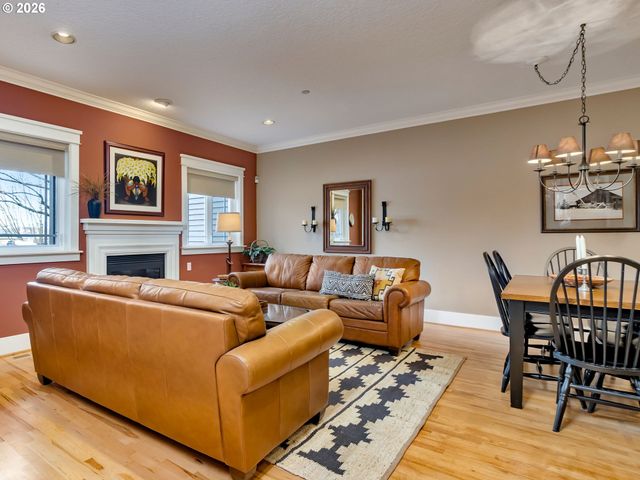 210 Ne 5TH St, Gresham, OR 97030