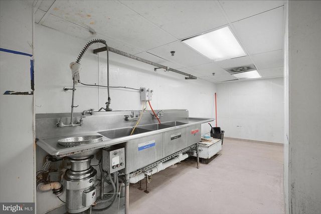 2001 S ST NW, Washington, DC 20009