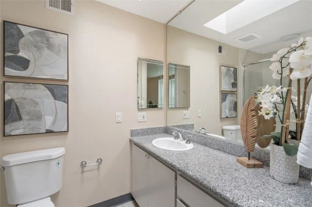 885 S Orange Grove 2, Pasadena, CA 91105