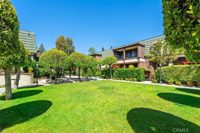 885 S Orange Grove 2, Pasadena, CA 91105