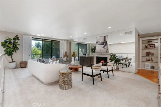 885 S Orange Grove 2, Pasadena, CA 91105